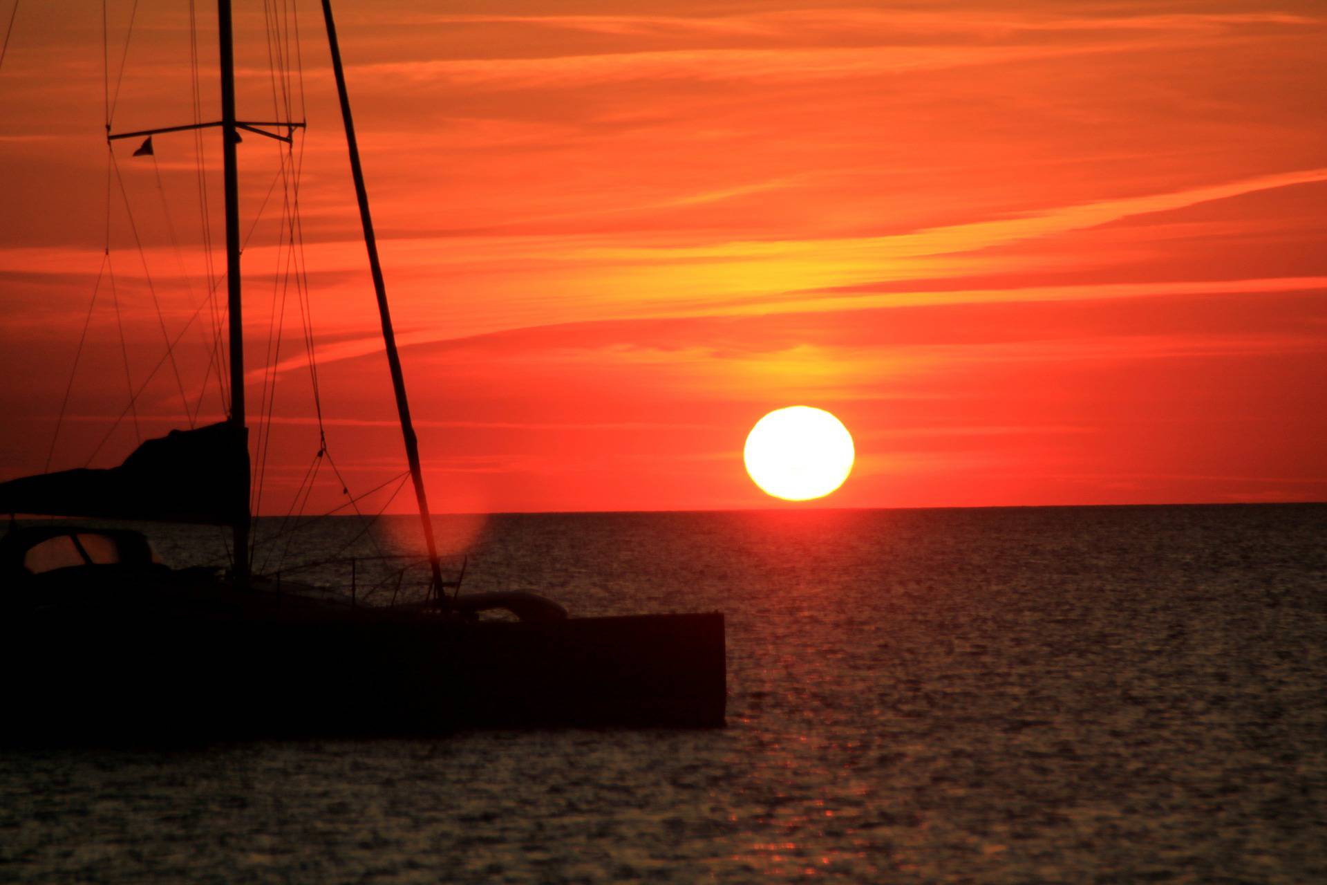 coucher de soleil voilier mer