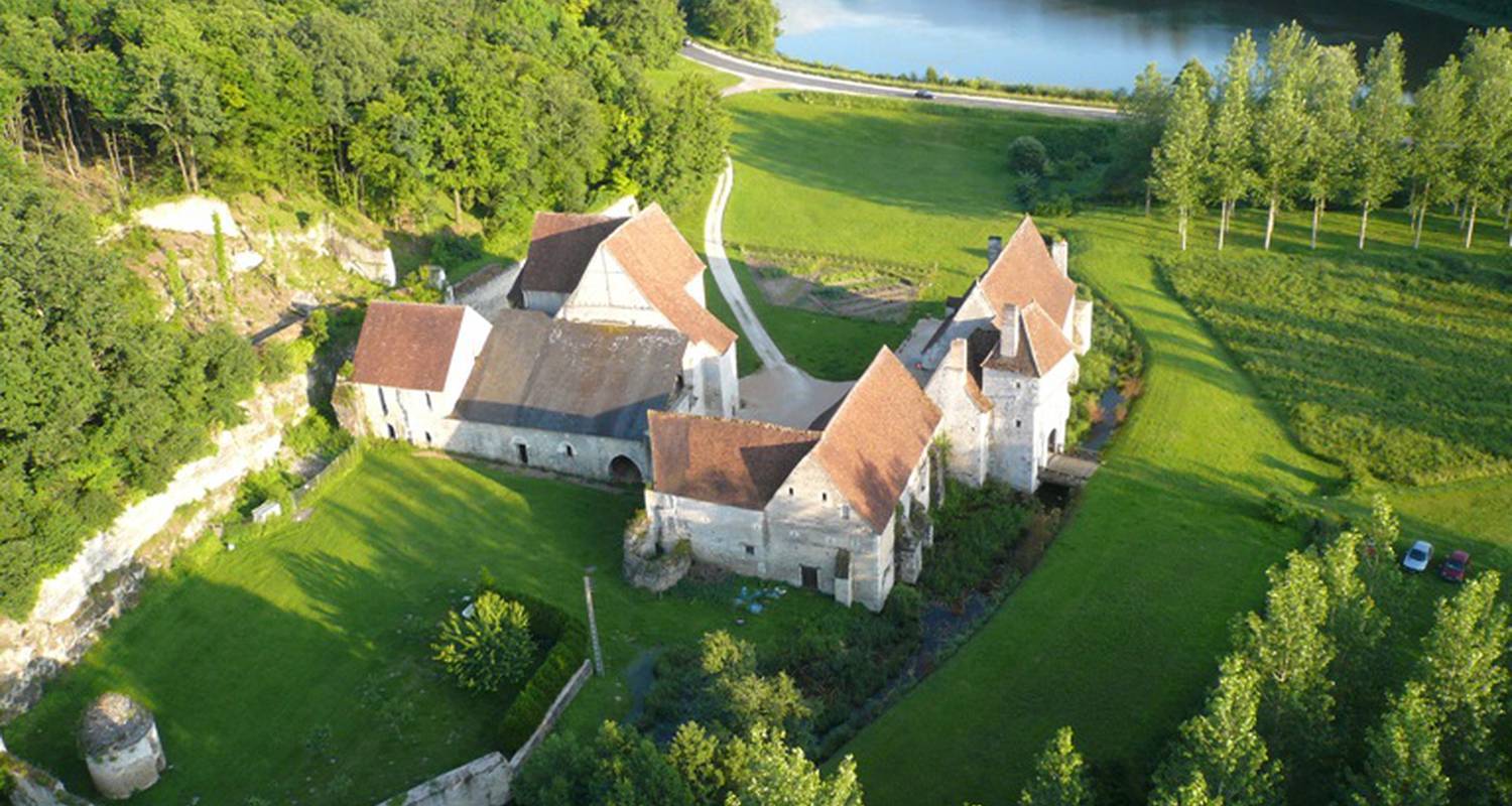 Château et couvent à Montrésor