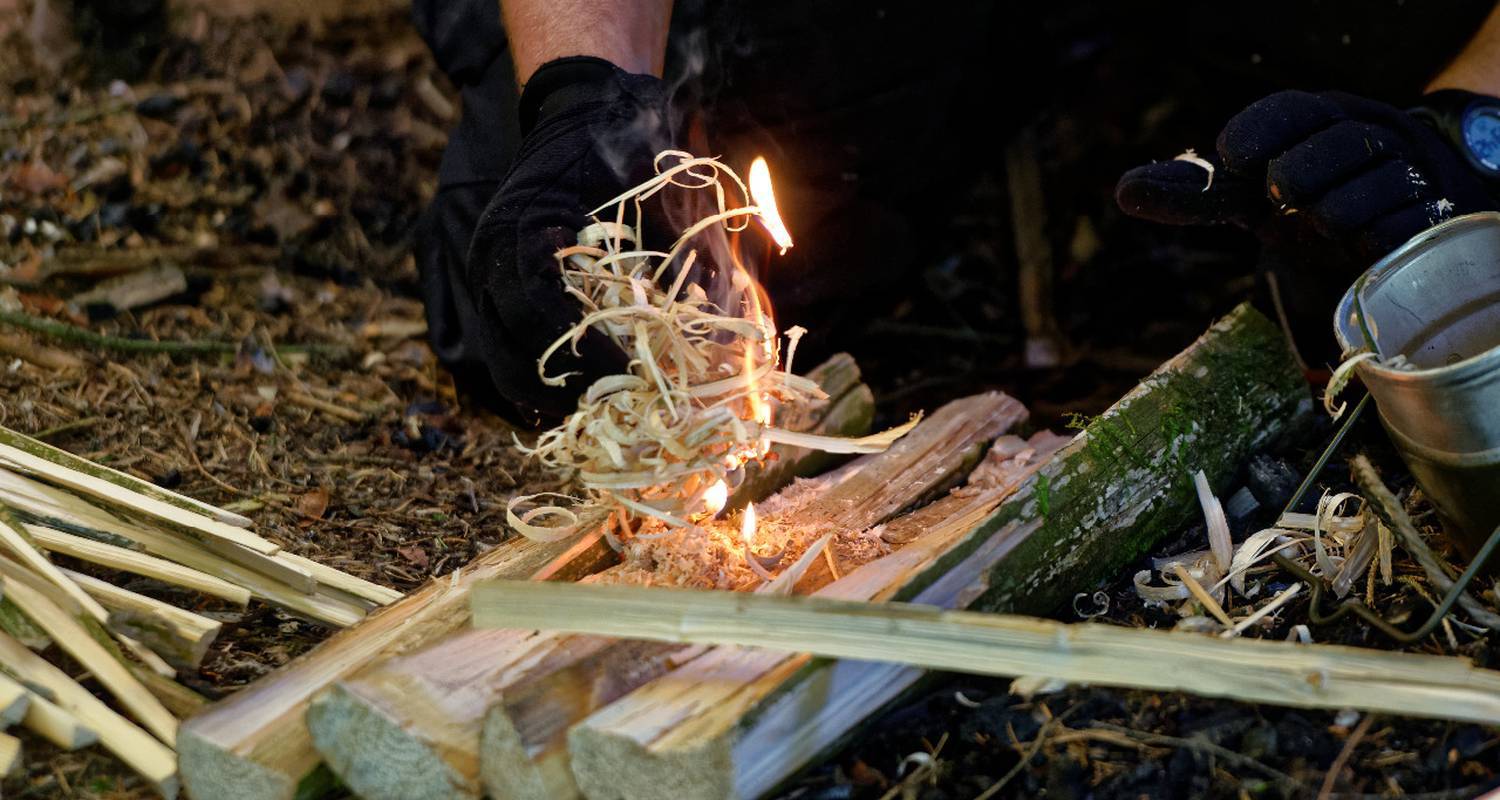 Family survival camp_make fire