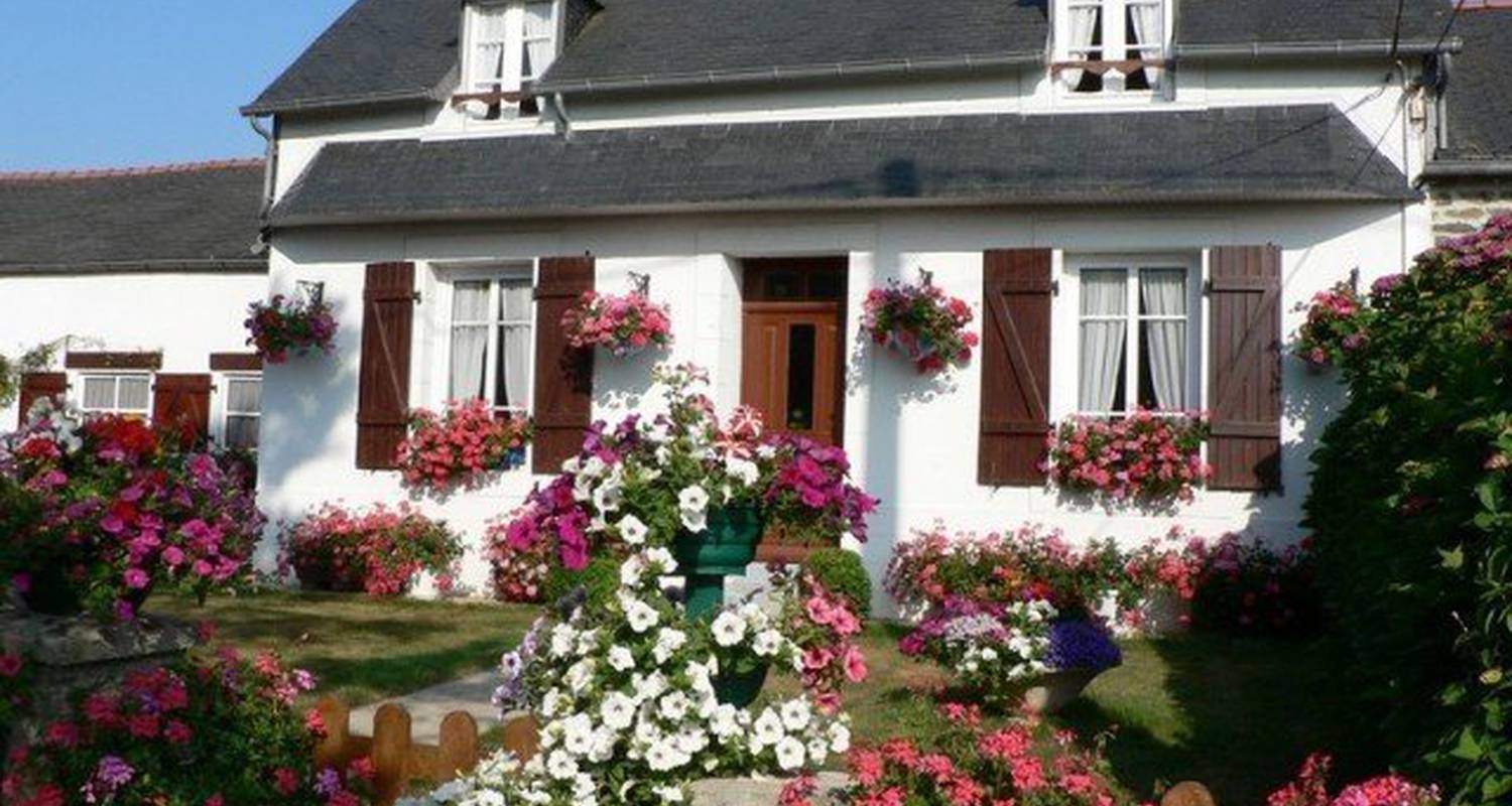 Logement meublé: le grand hortensia centre finistère pleyben à pleyben (100526)