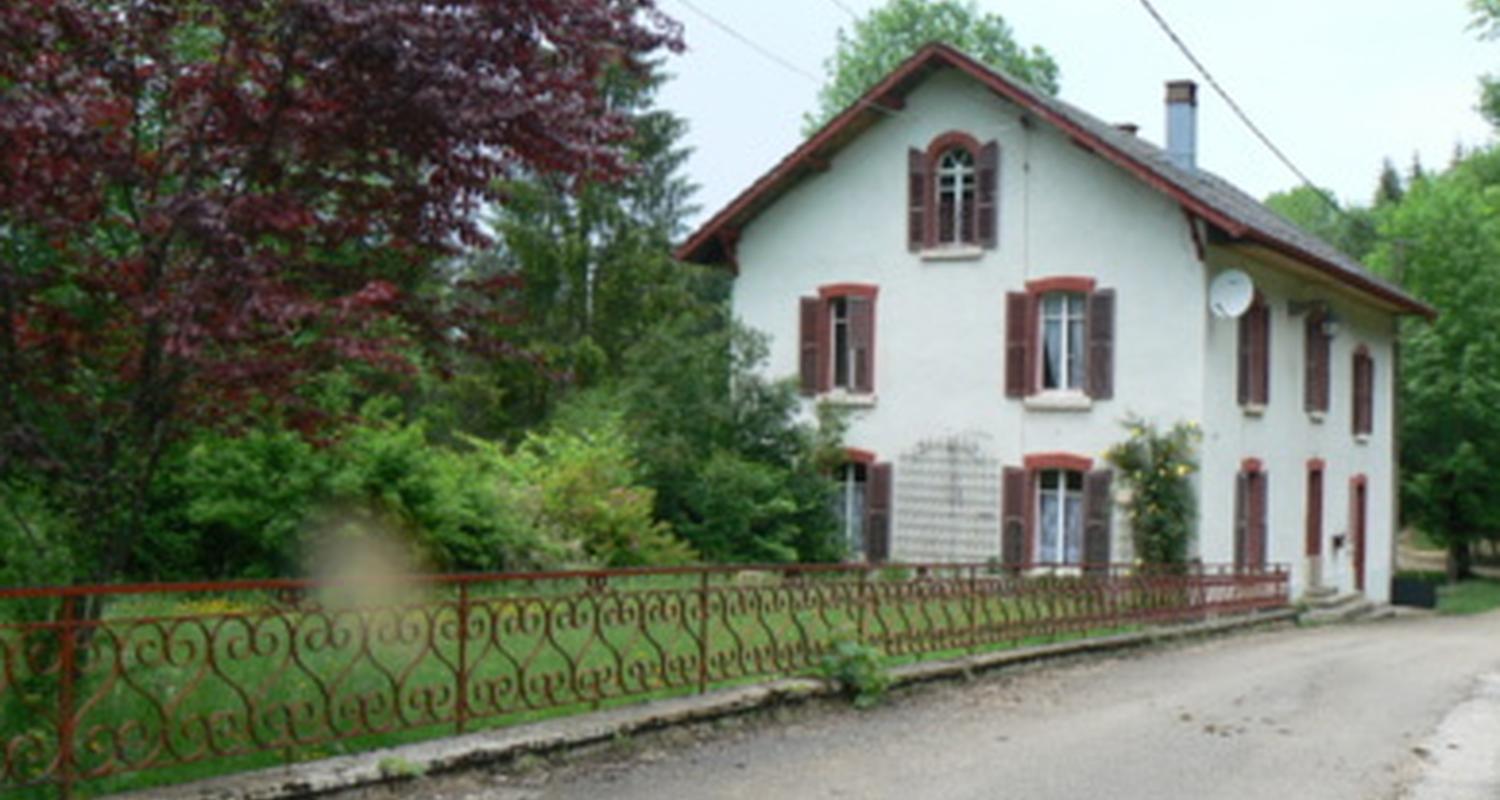 Gîte: l'orchidée bleue  à montperreux (103048)