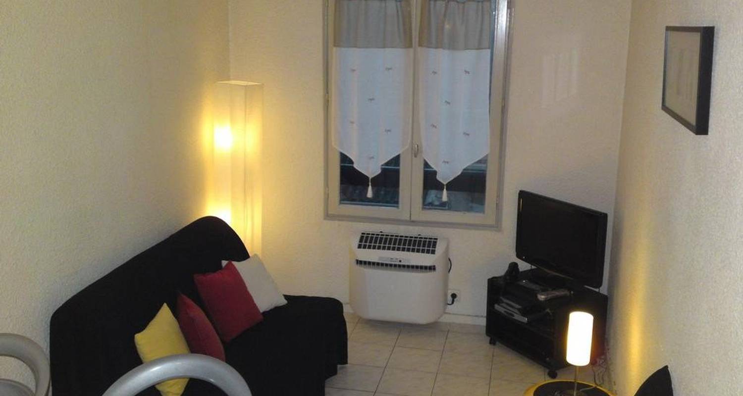 Furnished accommodation: studio vieux-port in marseille (105666)
