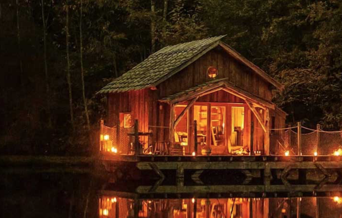 Cabane Sur L'Eau