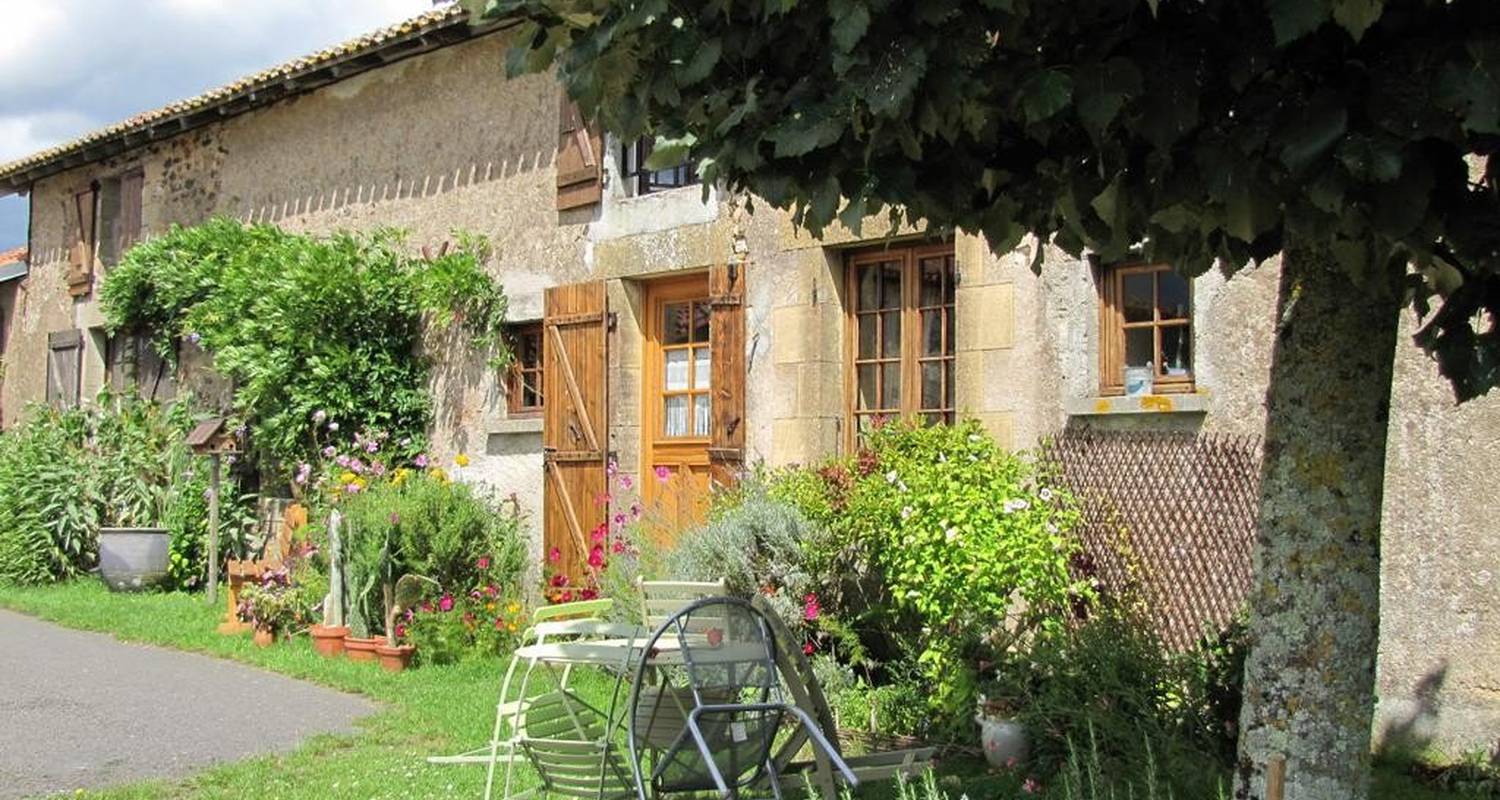 Chambre d'hôtes: les ecots à availles-limouzine (107445)