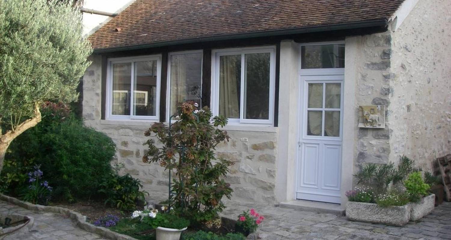 Chambre d'hôtes: maisonnette de charme à villiers-sous-grez (108411)