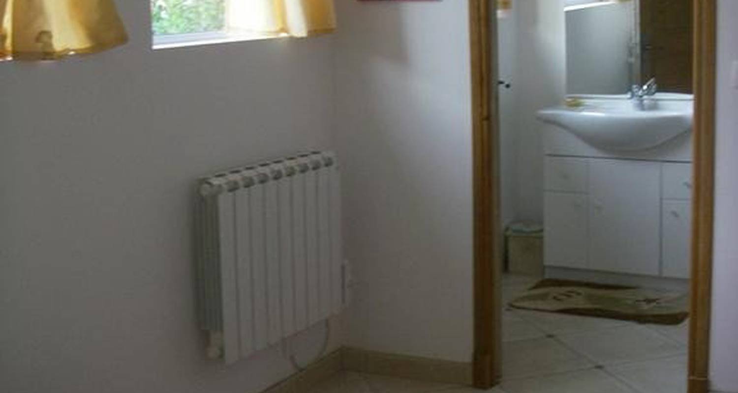 Chambre d'hôtes: maisonnette de charme à villiers-sous-grez (108413)