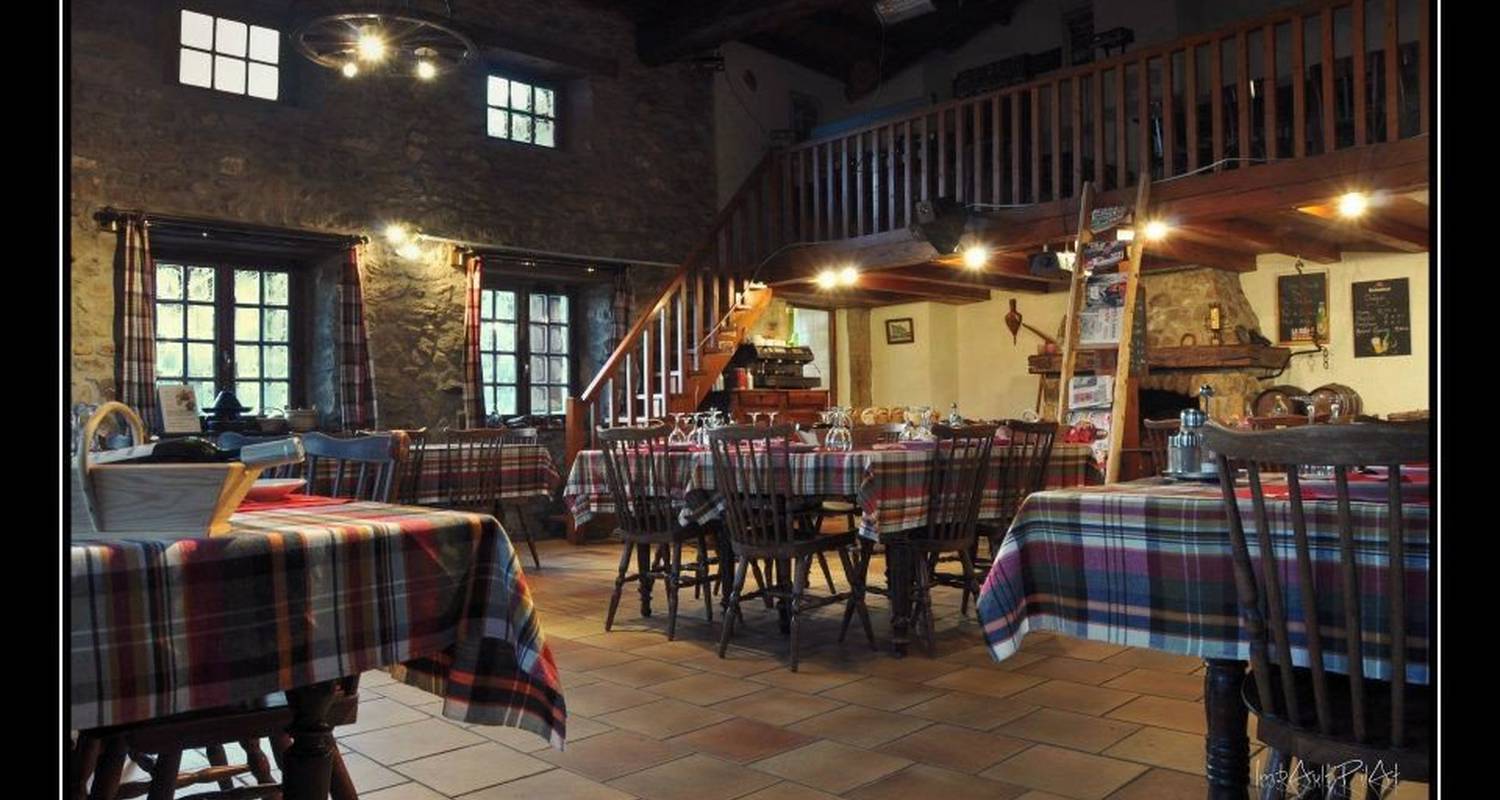 Auberge De La Croix De Saint Sabin AUBERGE CROIX DE ST SABIN à Colombier - 26325