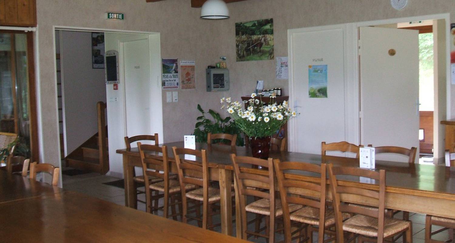 Gîte D étape Et De Séjour Du Puy Mary GITE D'ETAPE DU PUY MARY à Le Claux - 27419
