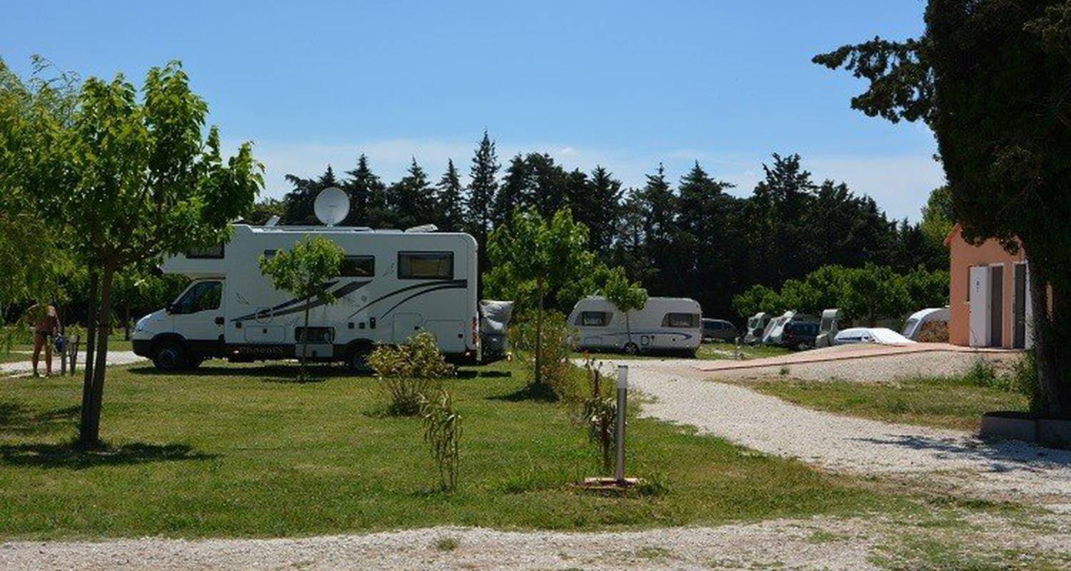 Emplacements de camping: camping les micocouliers à graveson (119071)