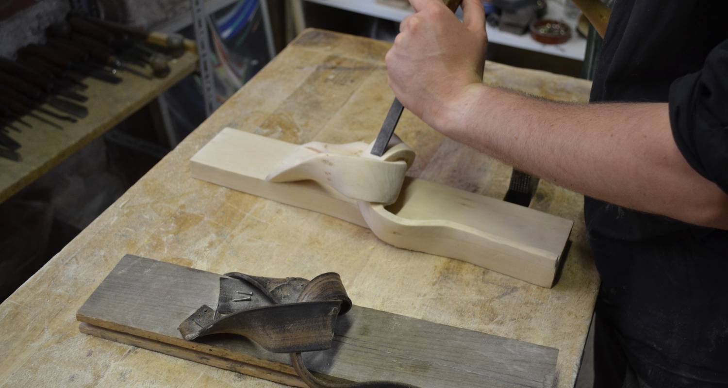 Activity: sculpture courses on wood in roanne (124122)
