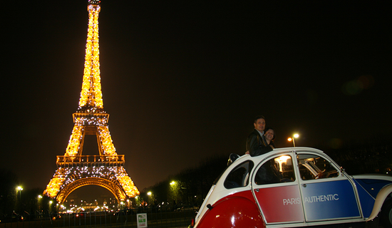 Paris by Night en 2CV photo