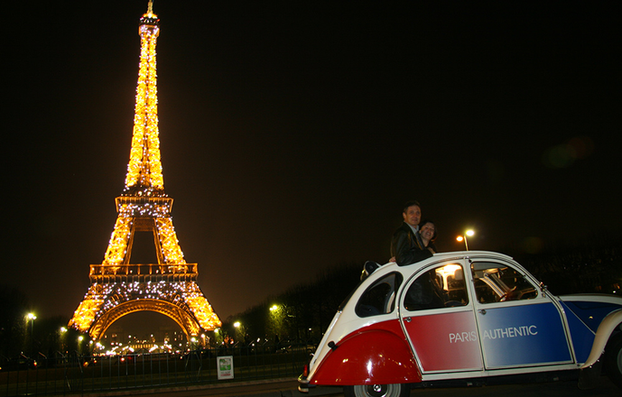 Paris by Night en 2CV