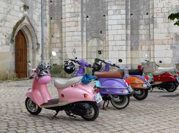 Location et circuit touristique en scooter rétro