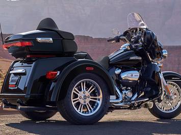  Discover the Ardèche in Harley Davidson Tri Glide Ultra