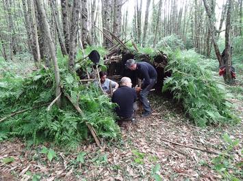 Formation aux techniques de survie "Survival academy"