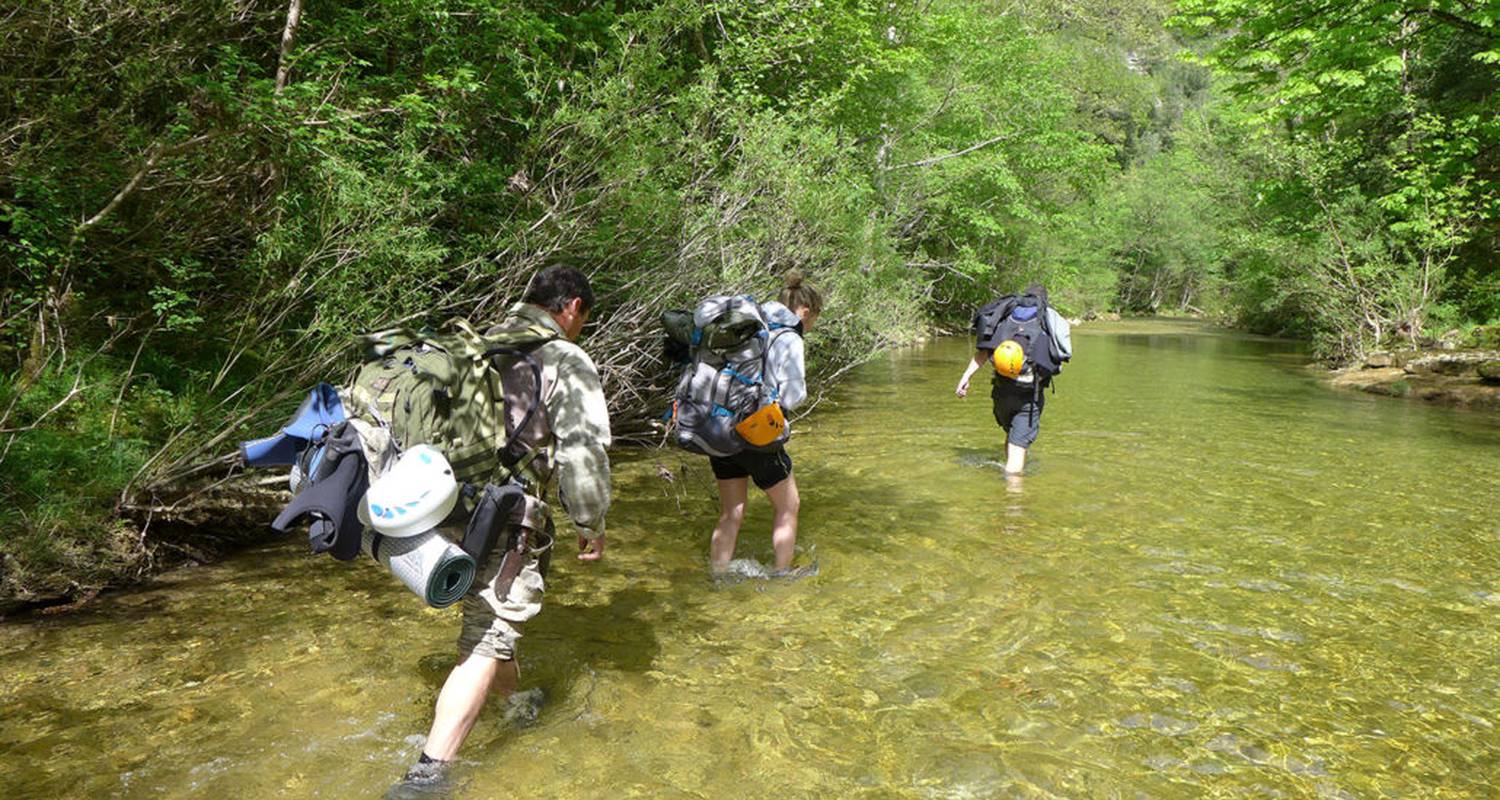 Activité: stage de survie dans les cevennes en barre-des-cévennes (130098)