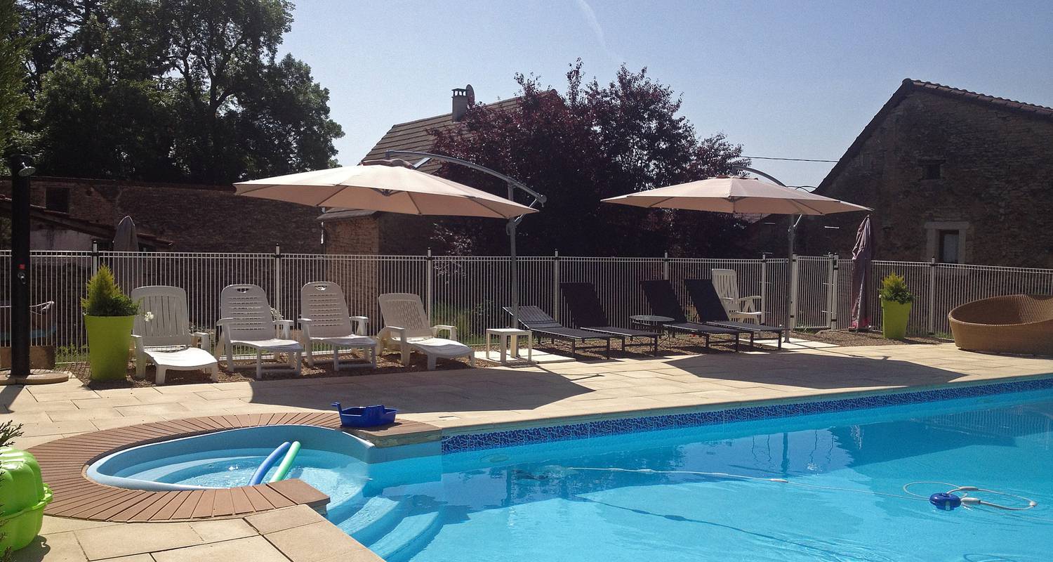 Gîte: l'art d'une pause, gîte "saveur anisée", piscine, une chambre, 4 personnes, tout confort au calme à la campagne à champagny-sous-uxelles (132241)