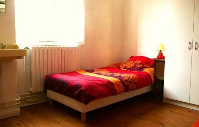 "Chez Toine" maison & atelier d'Artiste, chambre 2 "Combe Laval"