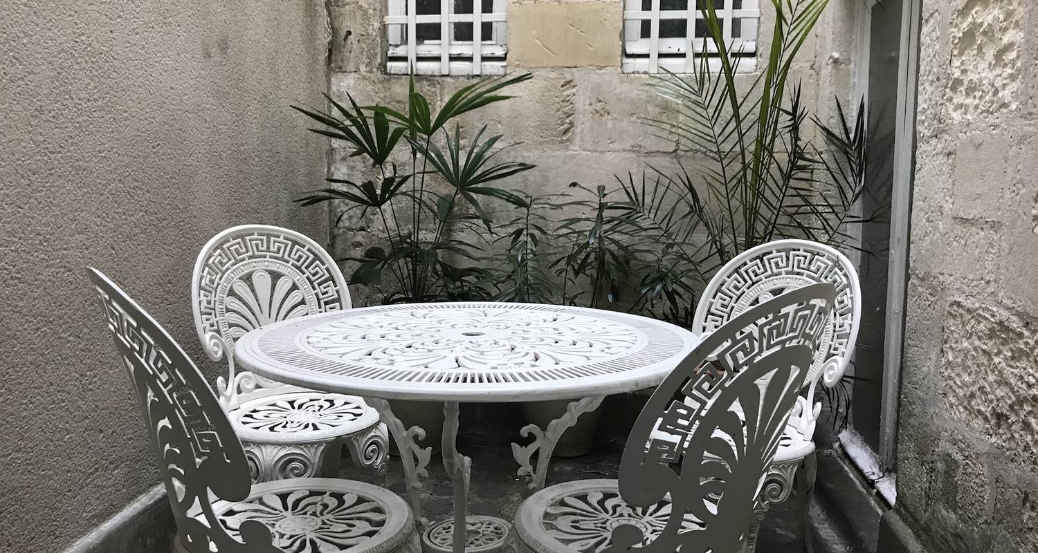 Logement meublé: appartement lumineux avec vue sur la tour de la lanterne à la rochelle (132699)