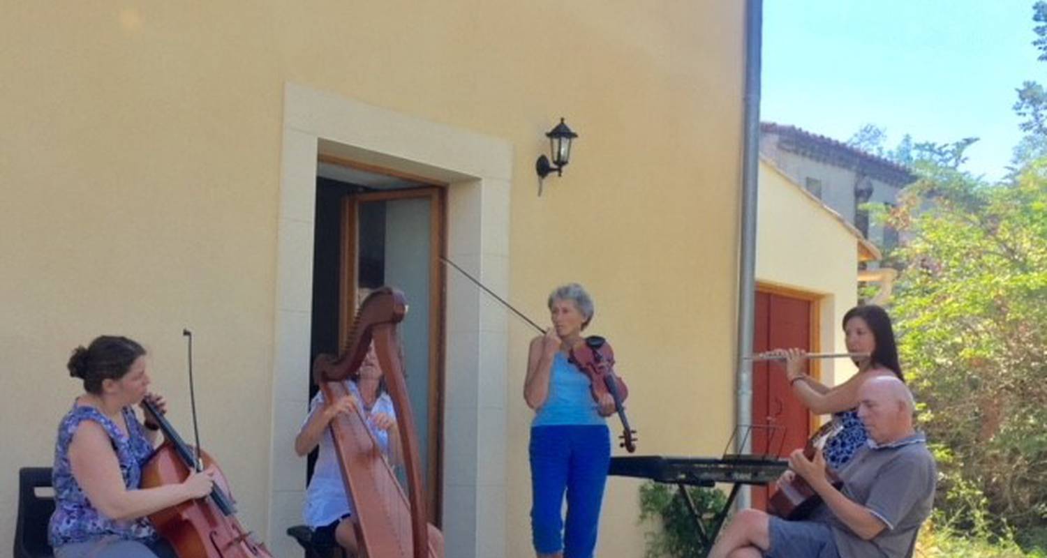 Activity: week-end découverte musicale in saint-julien-de-briola (133450)